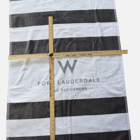 W Fort Lauderdale The Residences Pool Beach Resort Towel Cotton Gray White New - Picture 4 of 7